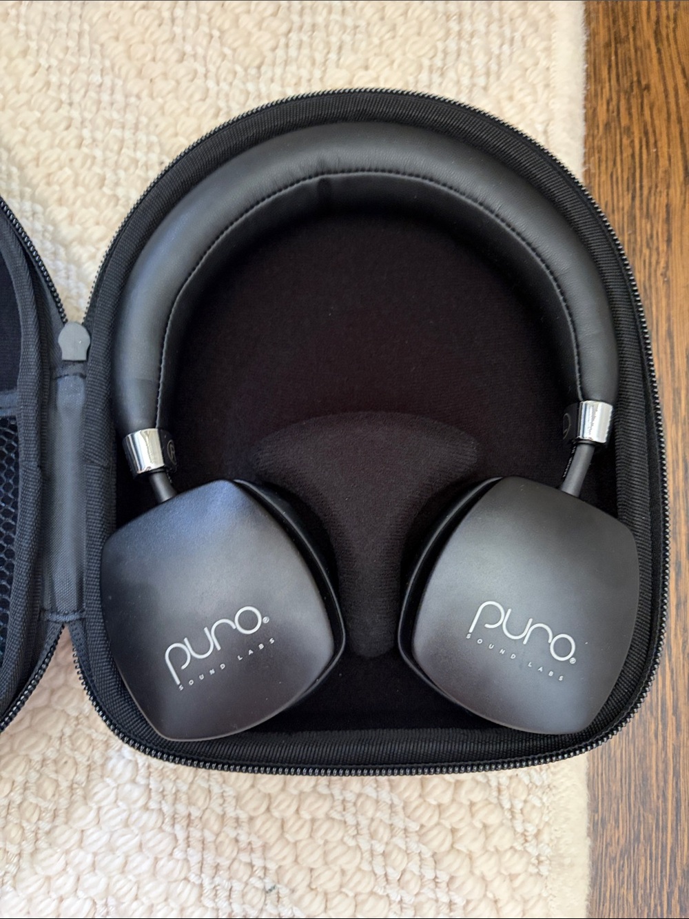 New Puro Sound Labs Black Headphones with Zippered Carry Case